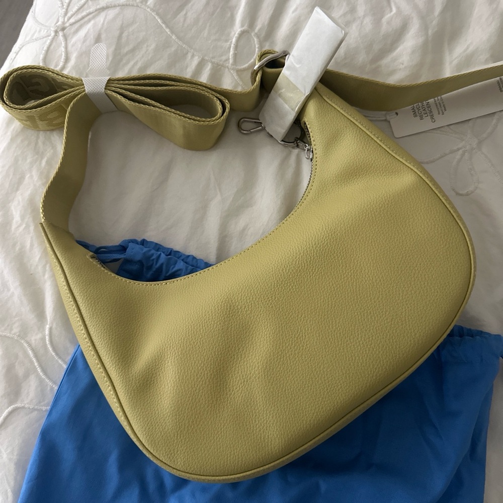 BAGGU Women's Shoulder Bag - Picture 2 of 3